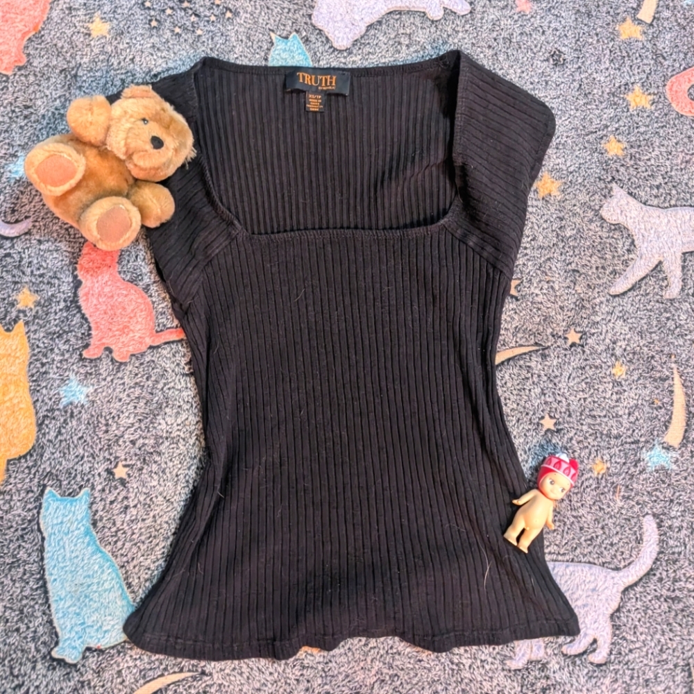 Super Cute Black Square Neck Top!!